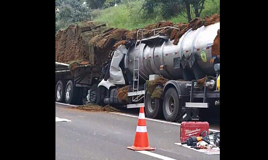 A043 – Caminhoneiro de Guarulhos morre em acidente na região