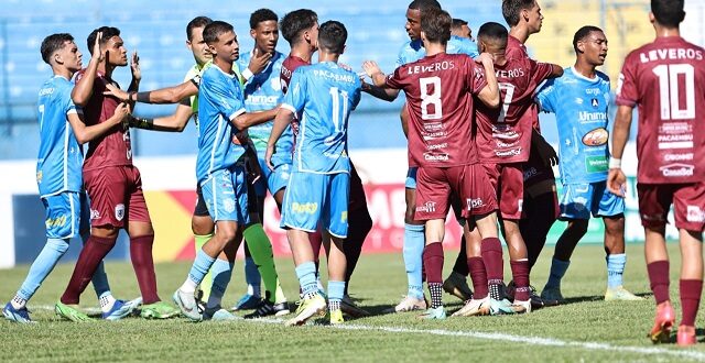 A052 – Em jogo ‘quente’, Sub-20 do VOCEM tem gol anulado em Marília e perde por 1 a 0